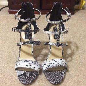 Sophia & Lee Shoes - Snake print heels Sophia & Lee Shoes - Snake print heels