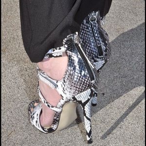 Sophia & Lee Shoes - Snake print heels Sophia & Lee Shoes - Snake print heels