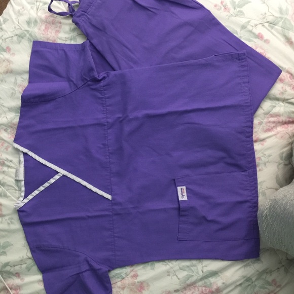 Nursing scrub set
