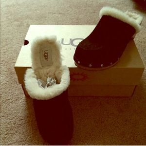 UGG Kali Clogs❤️❤️❤️❤️❤️❤️