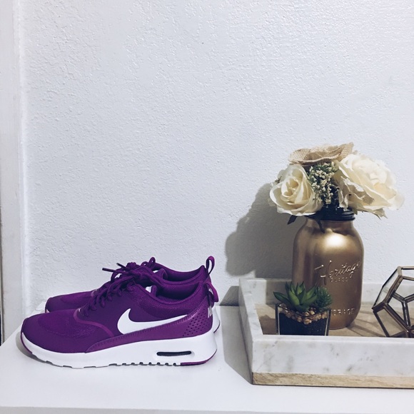 Nike Shoes - Women's Nike Air Max Thea