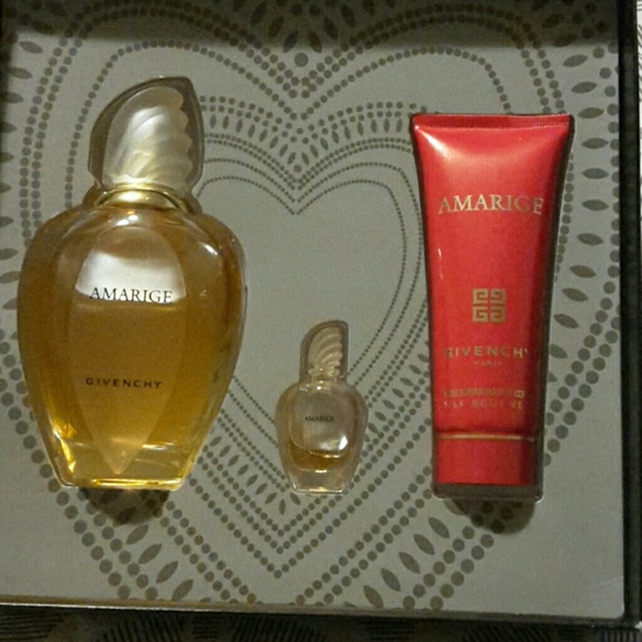 Givenchy Amarige gift set