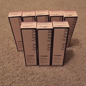 Mary Kay Luminous & Matte Foundations variety pack