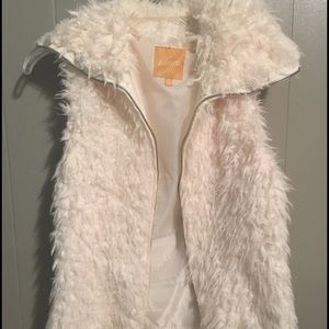 White vest