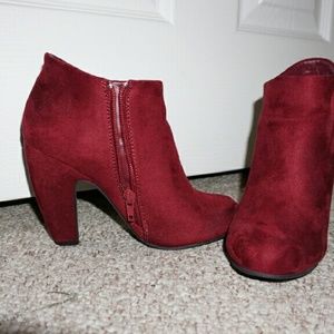 NWOT Burgundy red booties