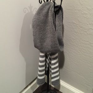 Grey and white 100% cotton scarf