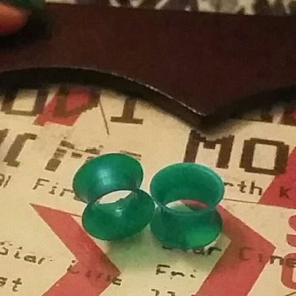 0 silicone teal plugs