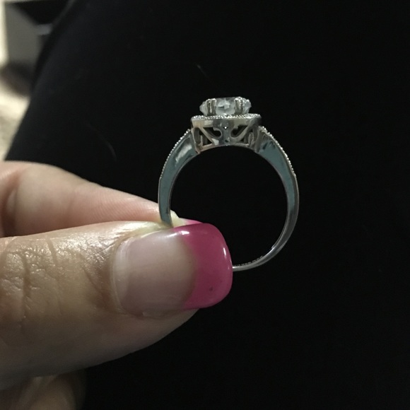 Silver ring - Picture 3 of 3