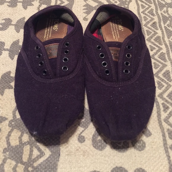 Dark purple toms