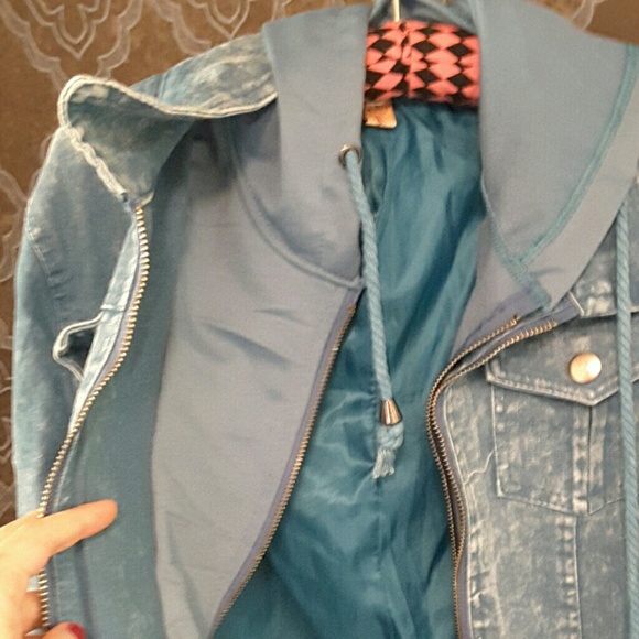 Jacket - Picture 2 of 3