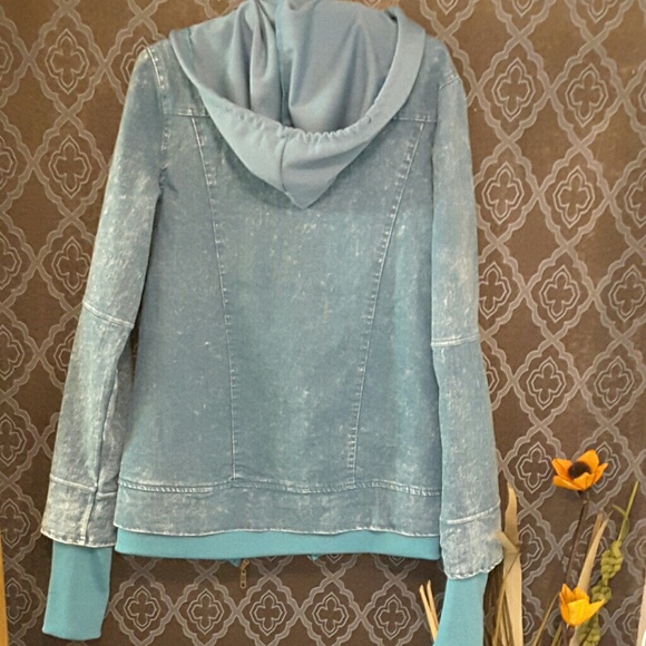 Jacket - Picture 3 of 3