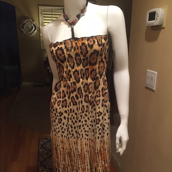 ⚡️FLASH SALE 🎉 NWT Leopard Beaded Halter Dress