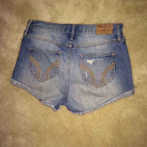 Distressed High Waisted Denim Shorts - Picture 2 of 3