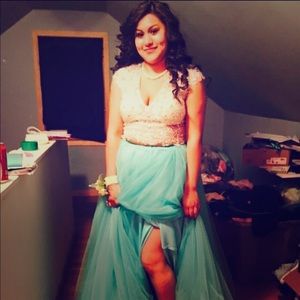 Selling my prom dress