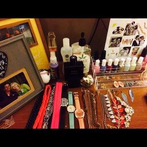 Come check out the rest of my closet! 💁🏼👜👛👗🎀