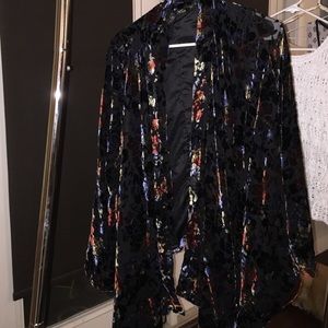 Velvet flowered kimono #sheerarms  #vintage