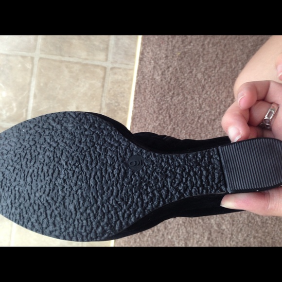 Booties - Picture 4 of 4