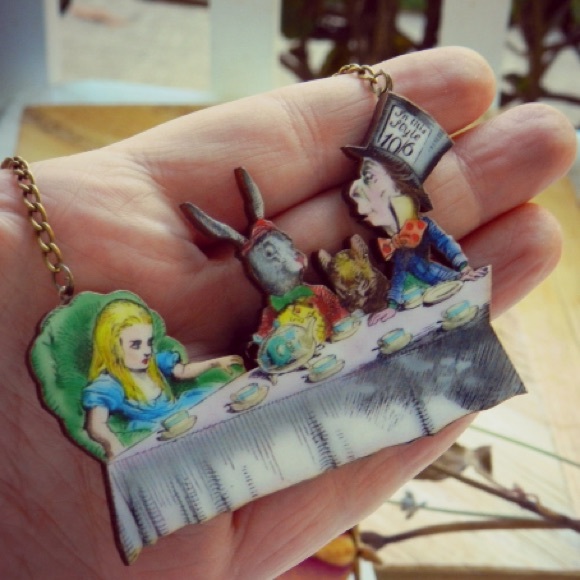Alice  in Wonderland Tea Time Necklace - Picture 2 of 2