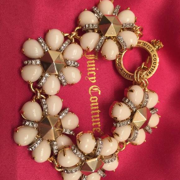 Juicy Couture Flower Bracelet - Picture 2 of 4