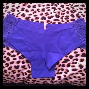 VS PINK PANTY - MEDIUM