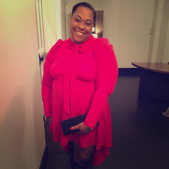 Red high low dress/bow in front - Picture 1 of 2