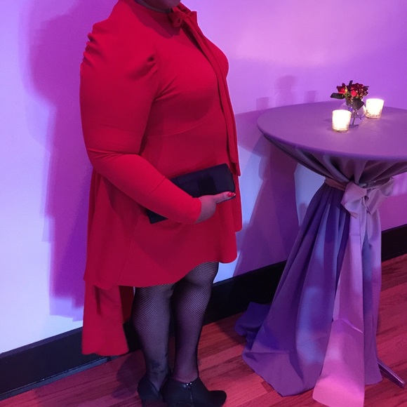 Red high low dress/bow in front - Picture 2 of 2