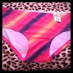 VS PINK PANTY - MEDIUM