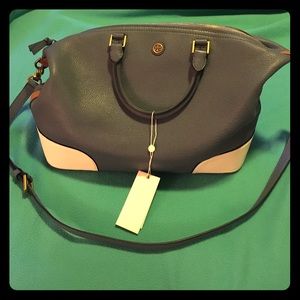 Brand new Tory Burch bag ** on hold for amorace **