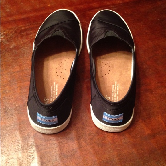 toms avalon black