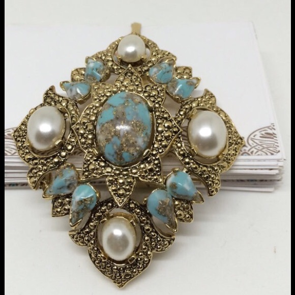 Vintage 1960s Robin's Egg and Faux Pearl Brooch