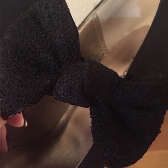 Black Suede Platform Pumps with Lace Bow - Picture 2 of 4