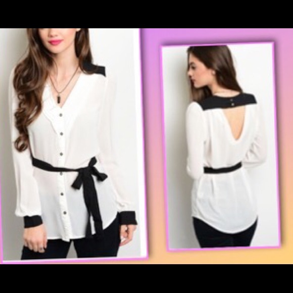 Tops - 🔥HOST PICK🔥Stylish Button Up w Tie Around Belt!