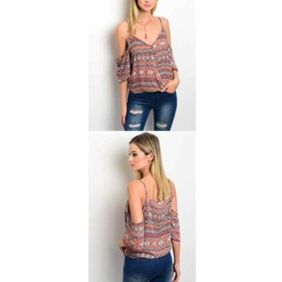 ❥Hipster Off the Shoulder with Fitted Bottom Top. - Picture 4 of 7