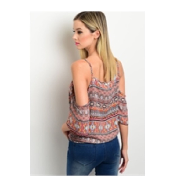 ❥Hipster Off the Shoulder with Fitted Bottom Top. - Picture 3 of 7