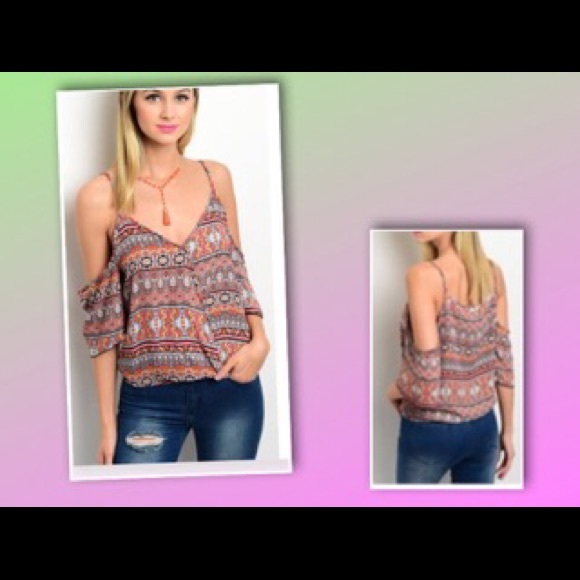 ❥Hipster Off the Shoulder with Fitted Bottom Top. - Picture 6 of 7
