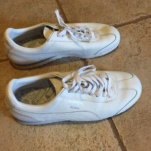 Men's size 10 white Puma Roma sneakers