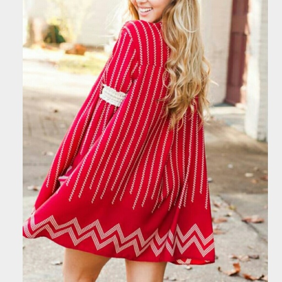 Flowy Long Sleeve Dress - Picture 3 of 4