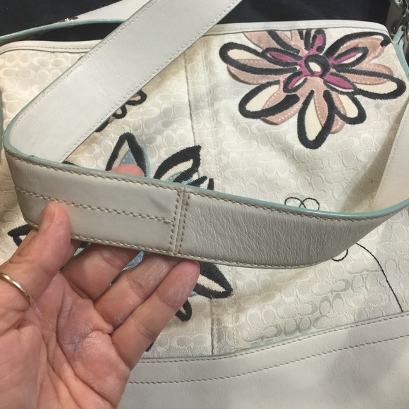 Coach - Picture 2 of 4