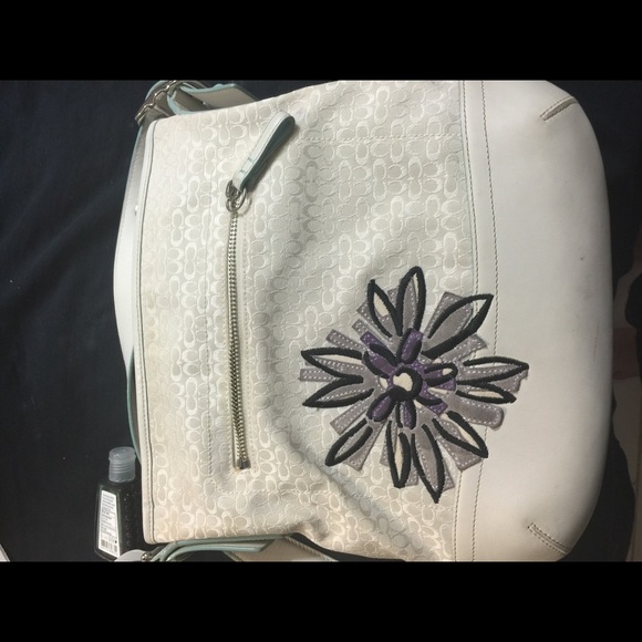 Coach - Picture 3 of 4