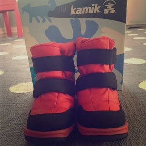 Toddler Snow Boots Size 6 NWT