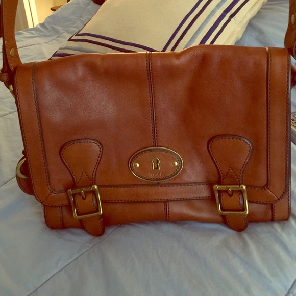 Gorgeous Brown Fossil Messenger Bag