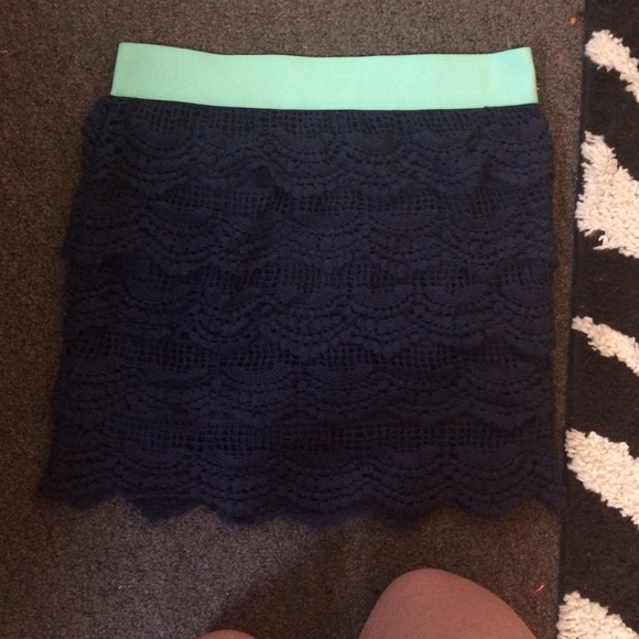 Dark blue skirt - Picture 2 of 3