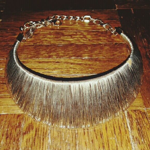 GODDESS LIKE GOLD COLLAR