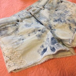Mudd Shorts size 3, fit like a size 1