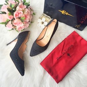 Pour la victorie sparking diamond pumps