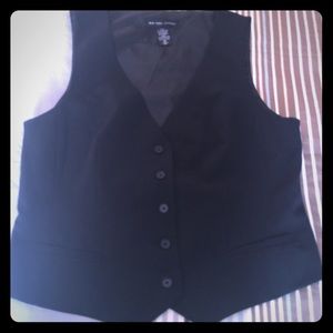 Button up vest
