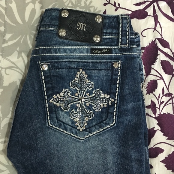 BUCKLE MISS ME JEANS!!