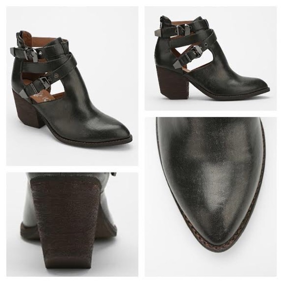 Jeffrey Campbell Everwell