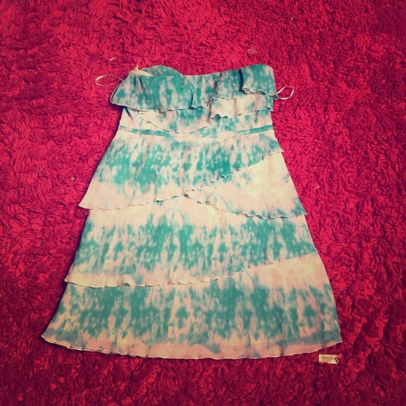 Pins and needles strapless tiered dress. - Picture 1 of 4