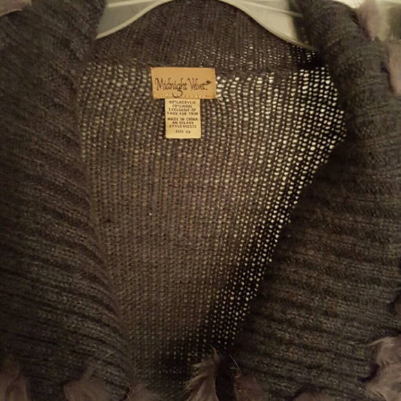 Gourgous sweater /with faux fur